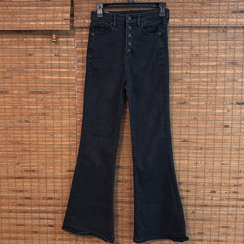 American Eagle women’s size 4 regular length wide flare leg jeans